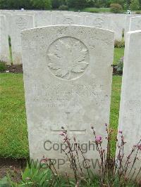 Etaples Military Cemetery - Stephenson, H